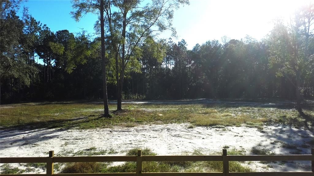 На продажу: $197,500 (2.50 acres)