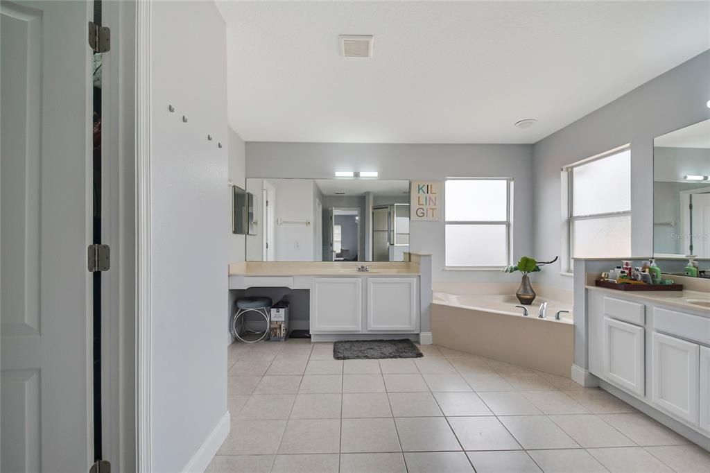En Venta: $750,000 (4 camas, 3 baños, 3049 Pies cuadrados)