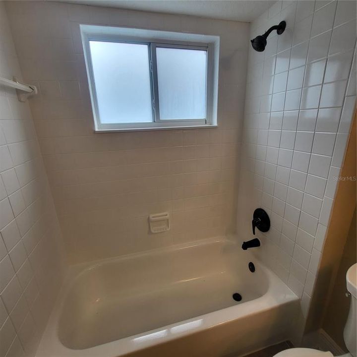 En Renta: $2,595 (3 camas, 2 baños, 1586 Pies cuadrados)