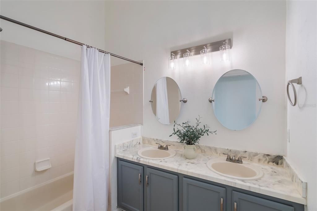 For Rent: $3,150 (4 beds, 2 baths, 2167 Square Feet)