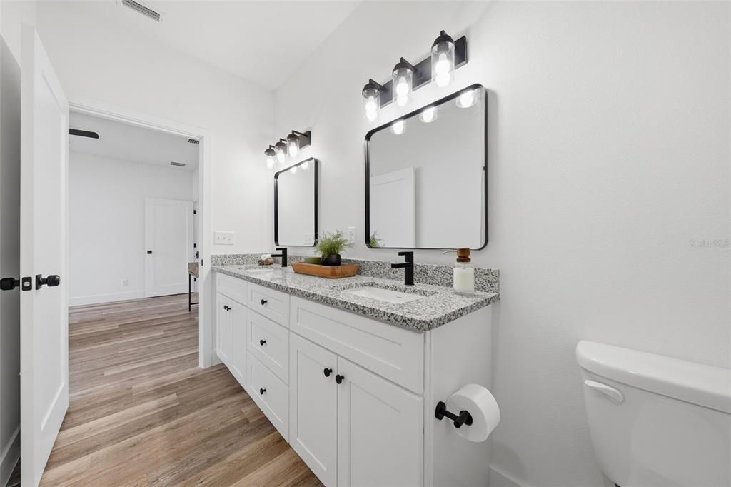 For Sale: $314,900 (3 beds, 2 baths, 1235 Square Feet)