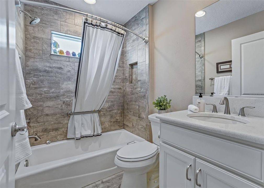 Activo con contrato: $475,000 (3 camas, 2 baños, 1935 Pies cuadrados)
