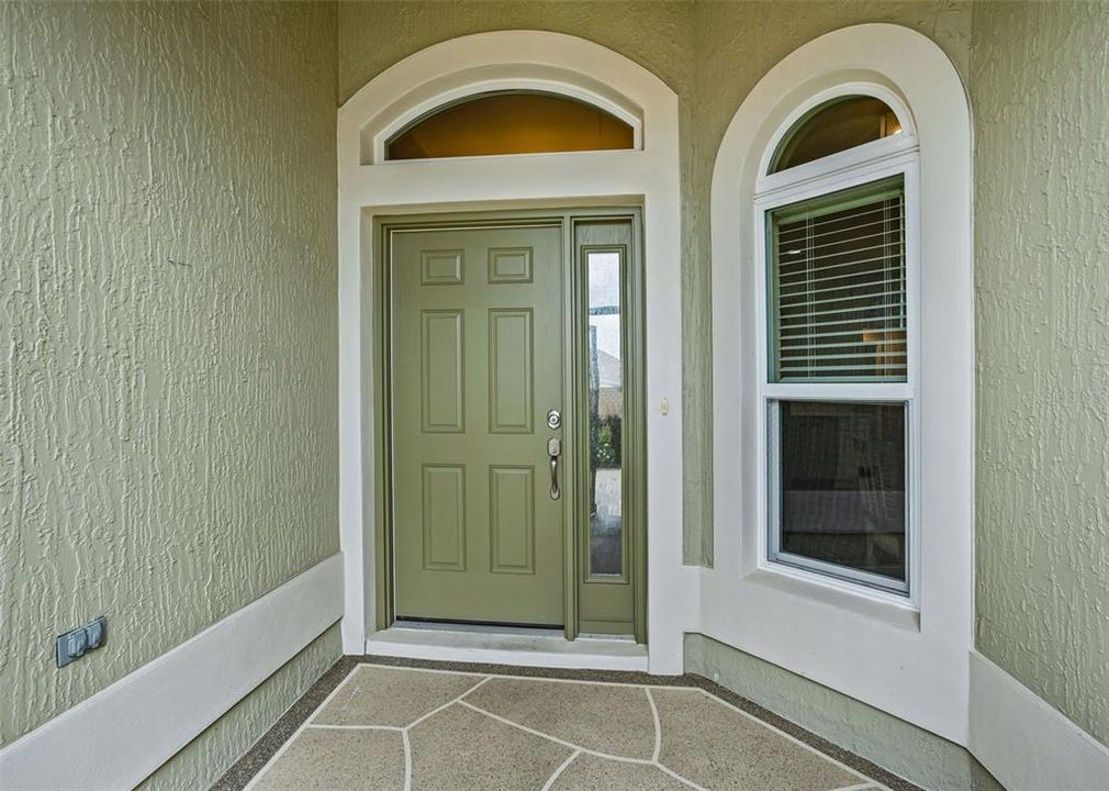 Activo con contrato: $475,000 (3 camas, 2 baños, 1935 Pies cuadrados)