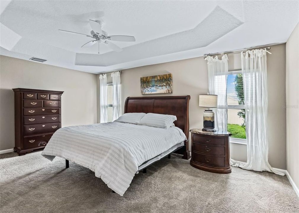 Activo con contrato: $475,000 (3 camas, 2 baños, 1935 Pies cuadrados)