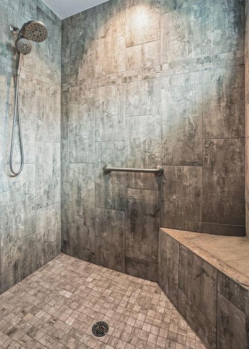 Activo con contrato: $475,000 (3 camas, 2 baños, 1935 Pies cuadrados)