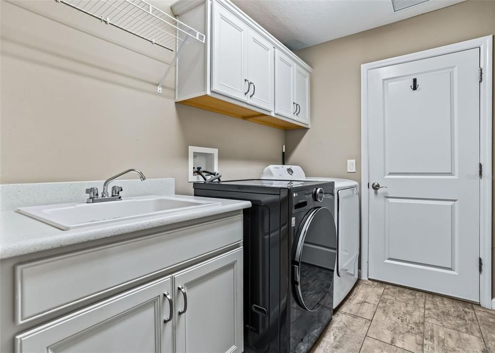 Activo con contrato: $475,000 (3 camas, 2 baños, 1935 Pies cuadrados)