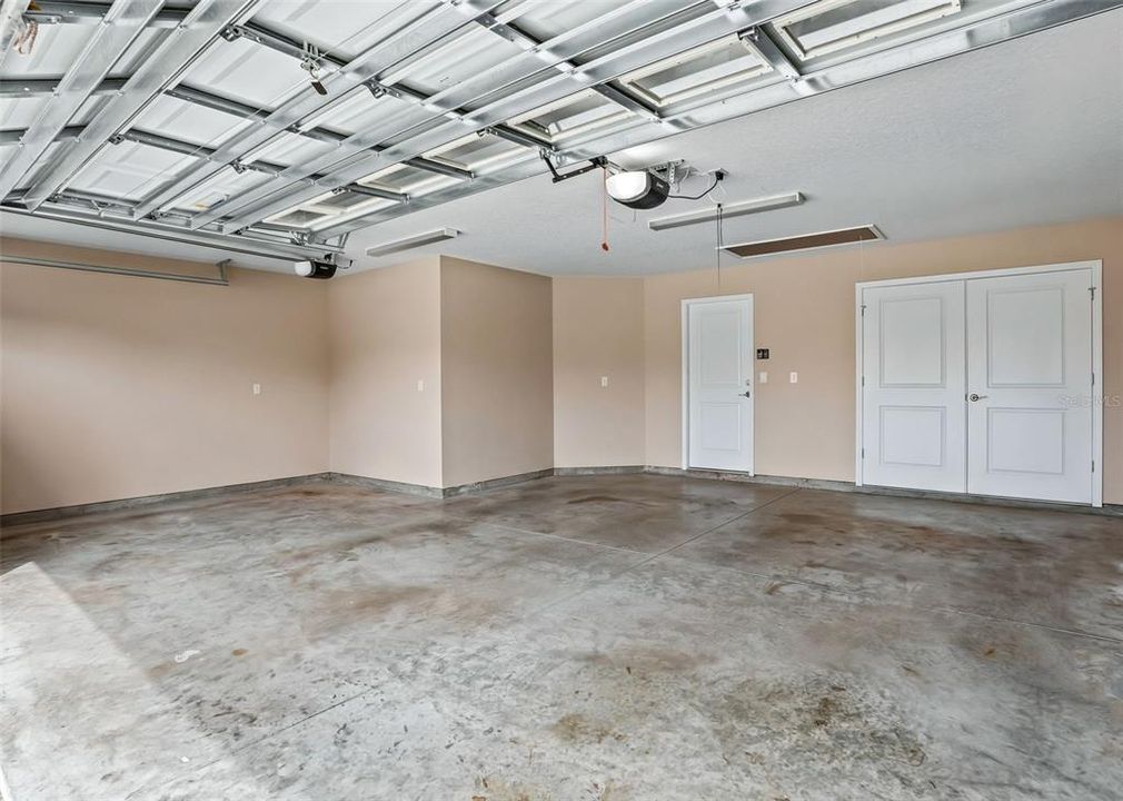 Activo con contrato: $475,000 (3 camas, 2 baños, 1935 Pies cuadrados)