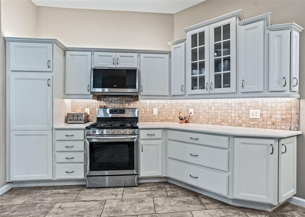 Activo con contrato: $475,000 (3 camas, 2 baños, 1935 Pies cuadrados)
