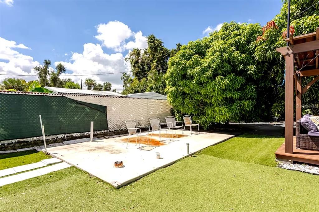 For Rent: $3,500 (2 beds, 1 baths, 725 Square Feet)