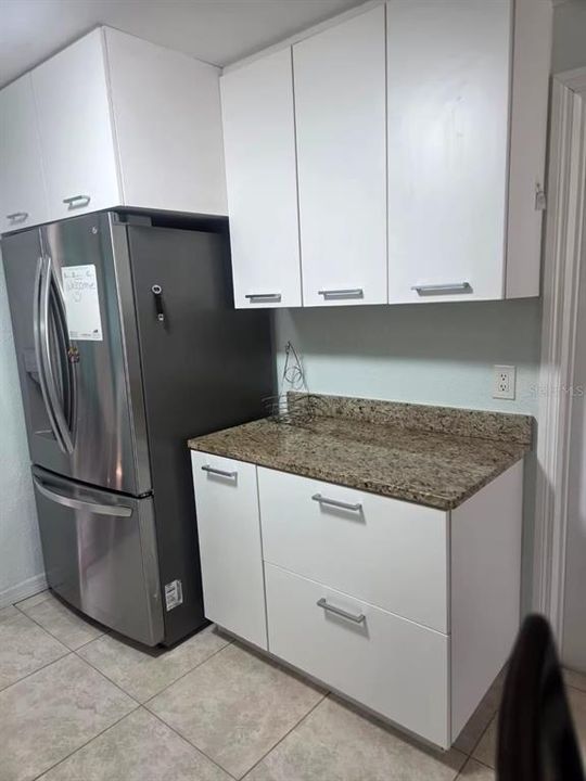 For Rent: $3,500 (2 beds, 1 baths, 725 Square Feet)