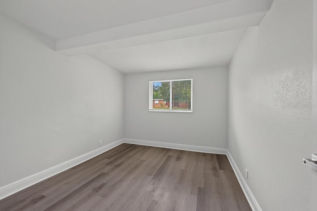 En Venta: $300,000 (2 camas, 1 baños, 1358 Pies cuadrados)