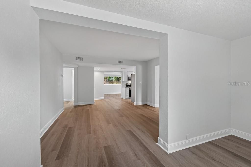 En Venta: $300,000 (2 camas, 1 baños, 1358 Pies cuadrados)