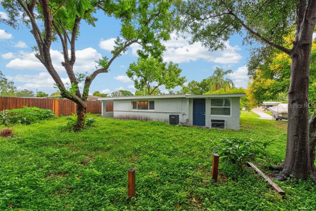 En Venta: $300,000 (2 camas, 1 baños, 1358 Pies cuadrados)