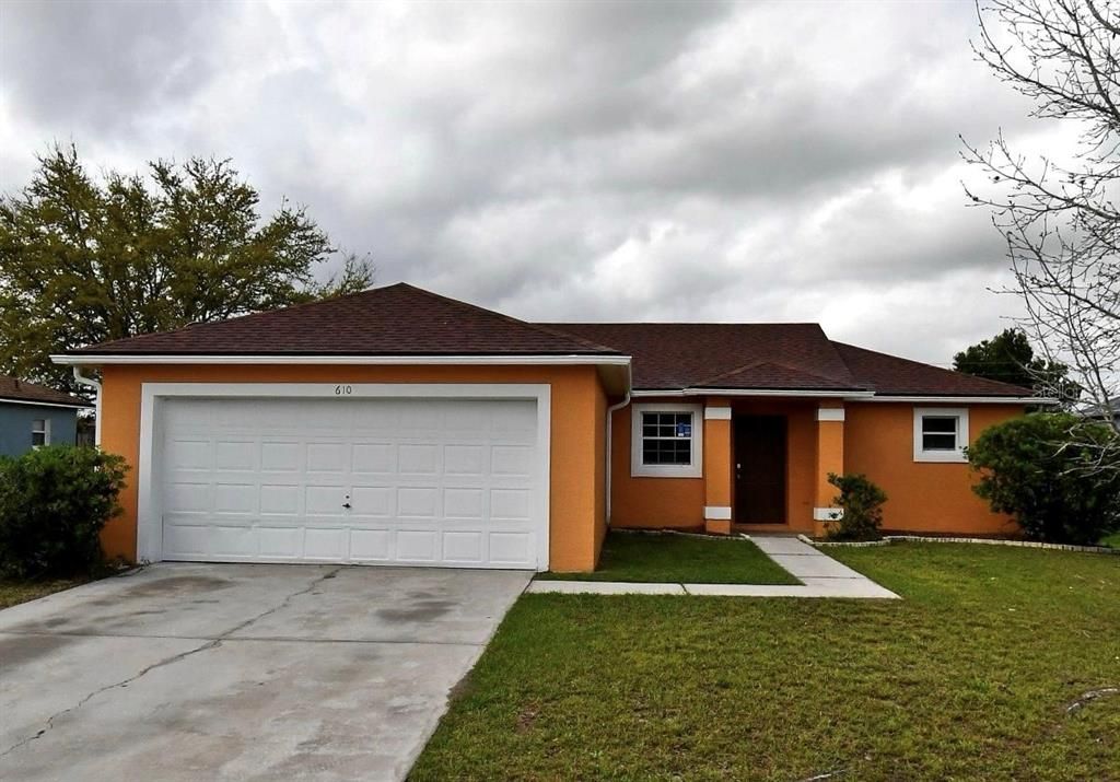 For Rent: $1,900 (3 beds, 2 baths, 1071 Square Feet)