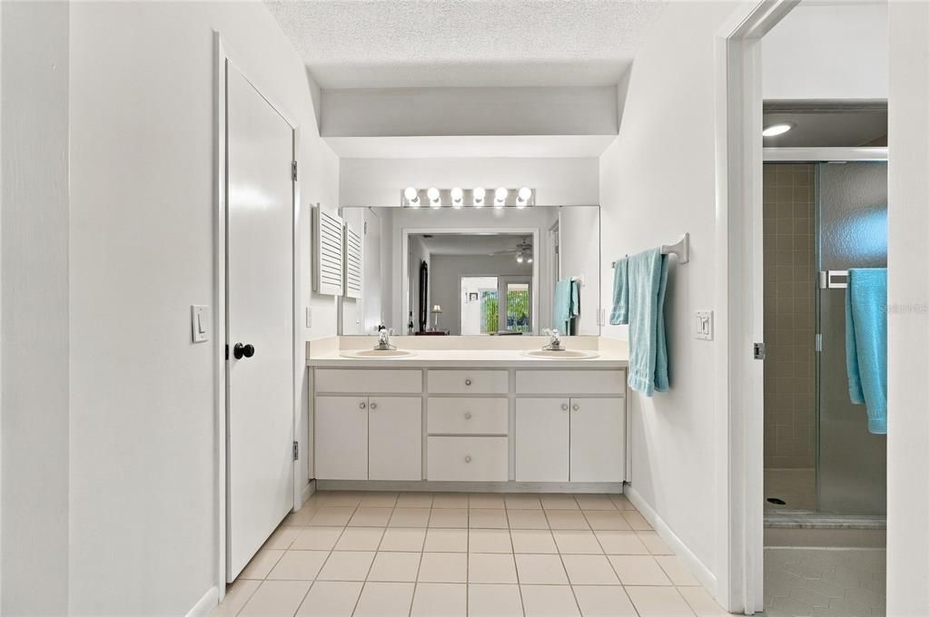En Venta: $339,900 (3 camas, 2 baños, 2273 Pies cuadrados)