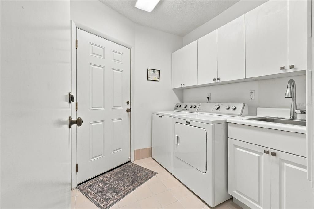 En Venta: $339,900 (3 camas, 2 baños, 2273 Pies cuadrados)