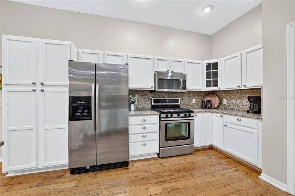 For Sale: $439,500 (3 beds, 2 baths, 2174 Square Feet)