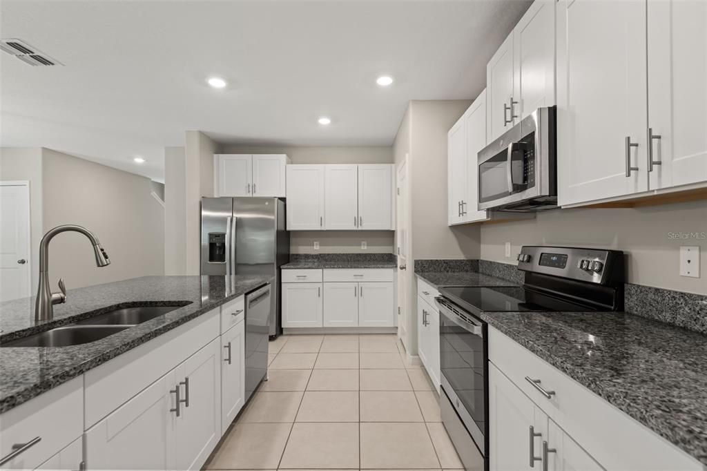 En Venta: $400,000 (6 camas, 3 baños, 2624 Pies cuadrados)