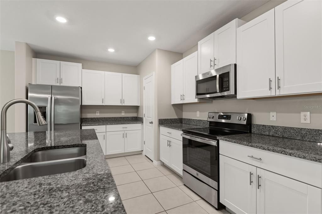 En Venta: $400,000 (6 camas, 3 baños, 2624 Pies cuadrados)