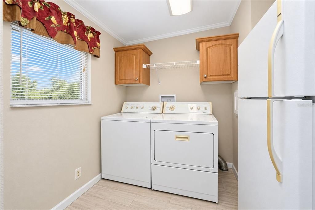 На продажу: $325,000 (3 спален, 2 ванн, 2040 Квадратных фут)