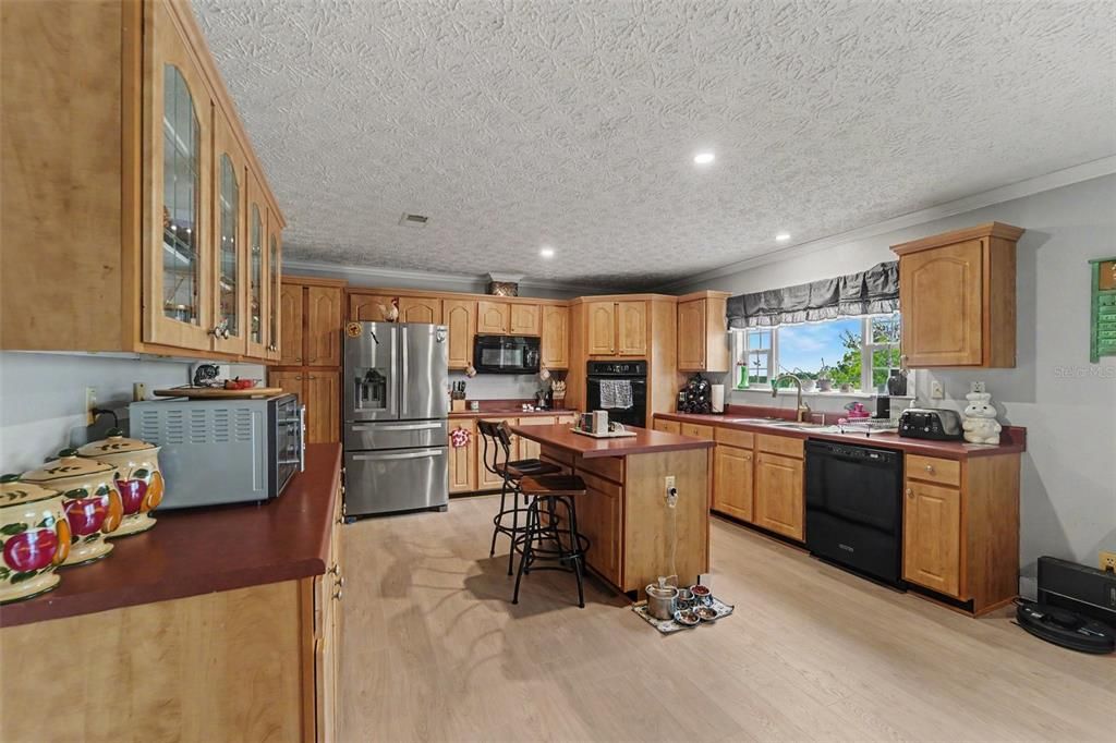 For Sale: $250,000 (3 beds, 2 baths, 2040 Square Feet)