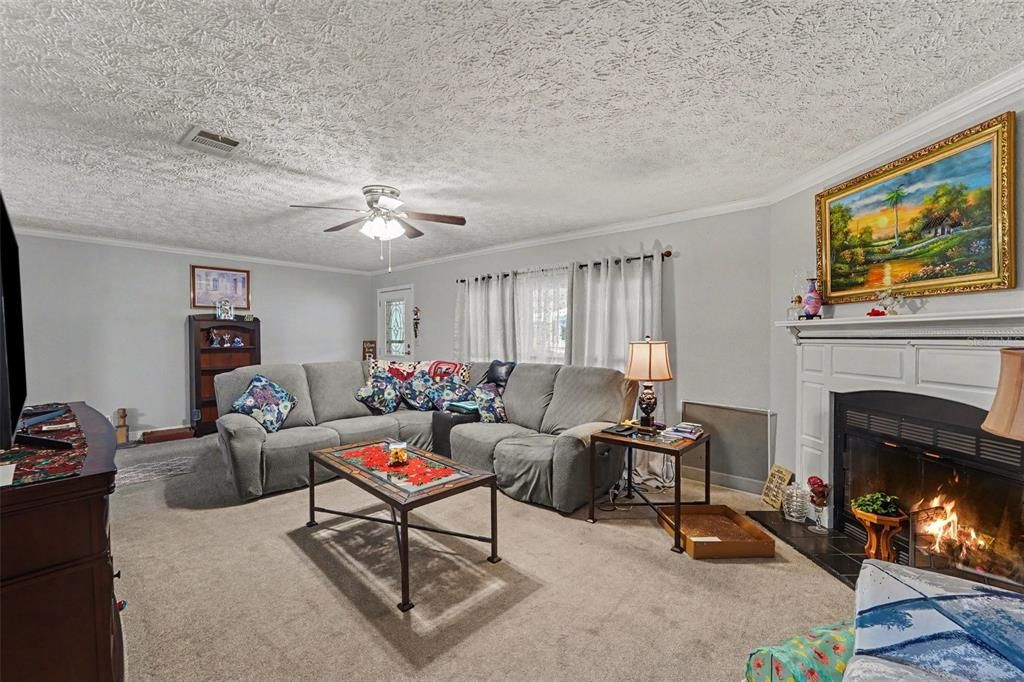 For Sale: $250,000 (3 beds, 2 baths, 2040 Square Feet)