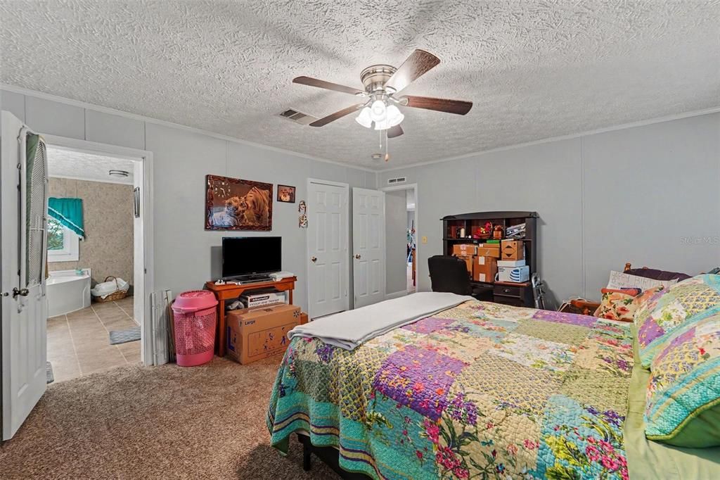 For Sale: $250,000 (3 beds, 2 baths, 2040 Square Feet)