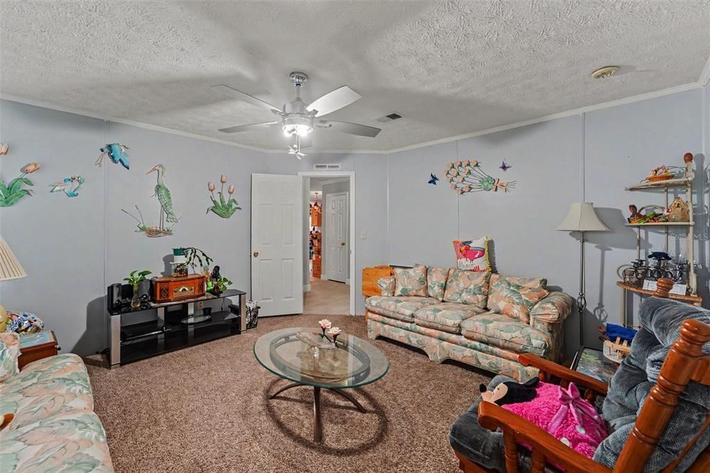 For Sale: $250,000 (3 beds, 2 baths, 2040 Square Feet)