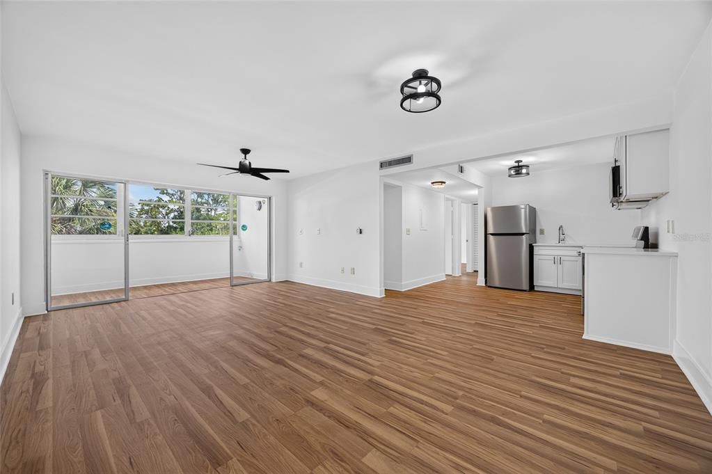 For Sale: $85,000 (2 beds, 2 baths, 919 Square Feet)