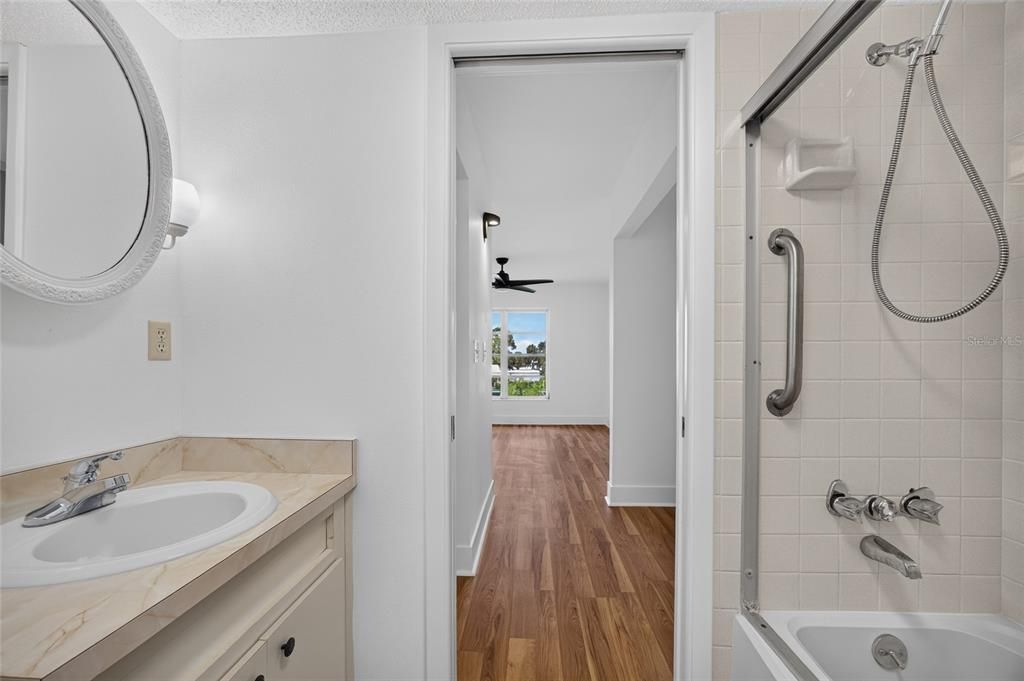 For Sale: $85,000 (2 beds, 2 baths, 919 Square Feet)