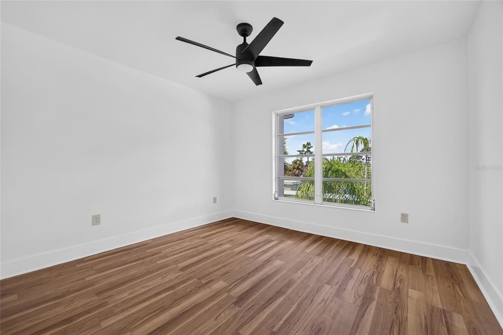 For Sale: $85,000 (2 beds, 2 baths, 919 Square Feet)