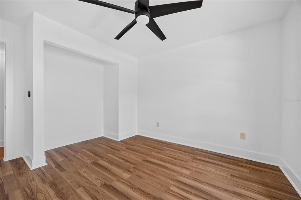 For Sale: $85,000 (2 beds, 2 baths, 919 Square Feet)
