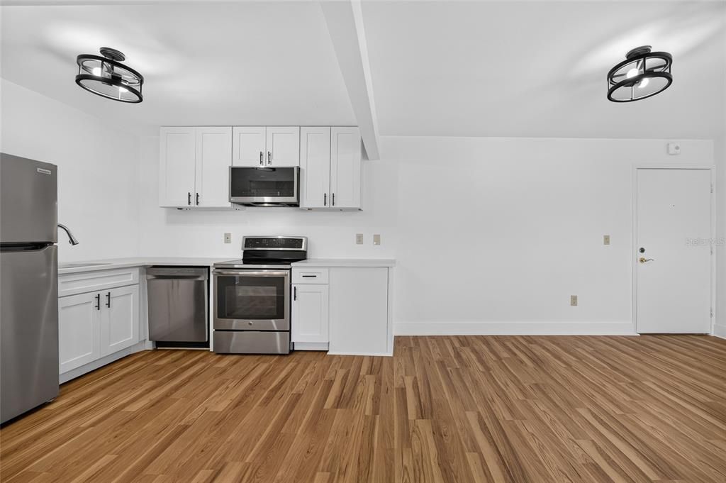 For Sale: $85,000 (2 beds, 2 baths, 919 Square Feet)