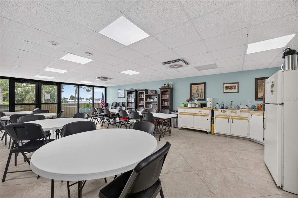 For Sale: $85,000 (2 beds, 2 baths, 919 Square Feet)