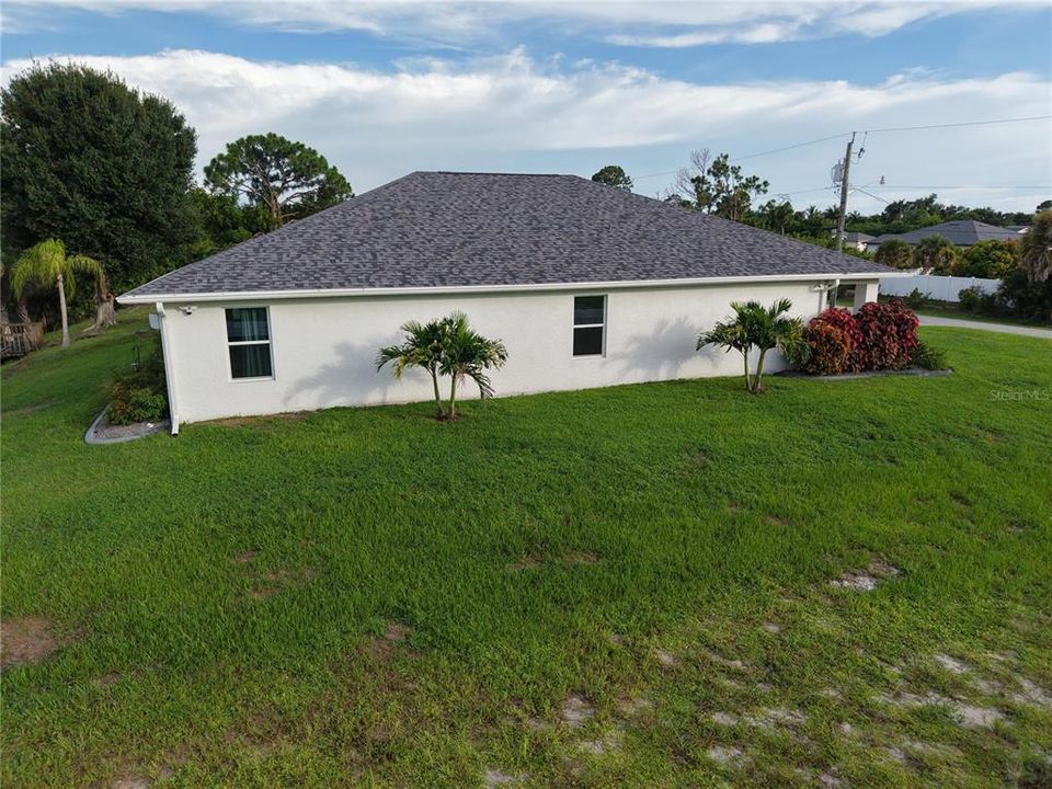 For Sale: $439,900 (3 beds, 2 baths, 1739 Square Feet)