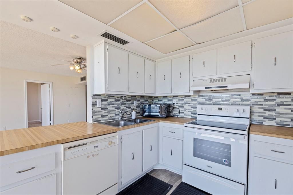 En Venta: $280,000 (2 camas, 2 baños, 1030 Pies cuadrados)