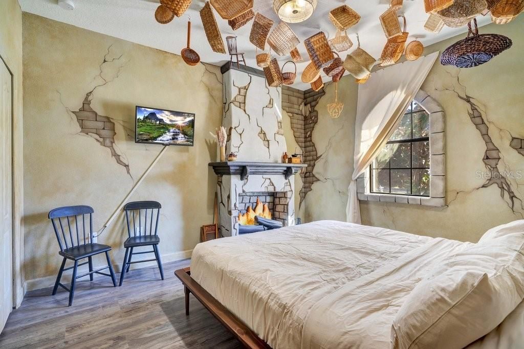 На продажу: $679,000 (8 спален, 5 ванн, 3909 Квадратных фут)