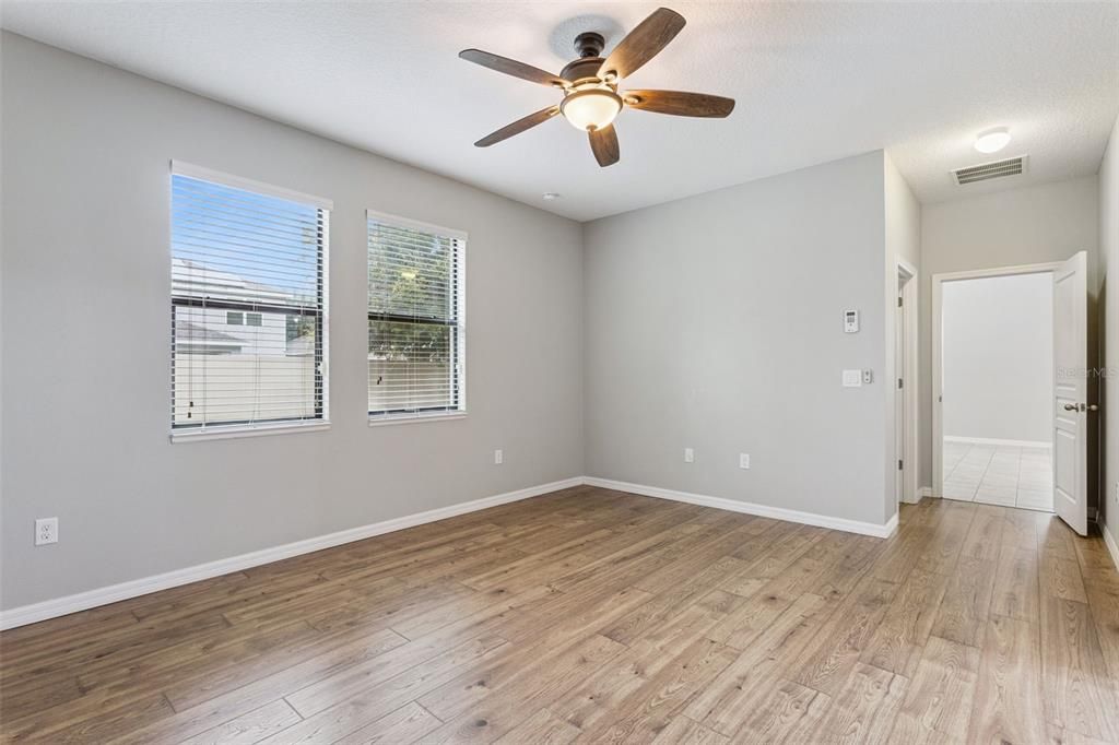 En Venta: $425,000 (4 camas, 2 baños, 2179 Pies cuadrados)