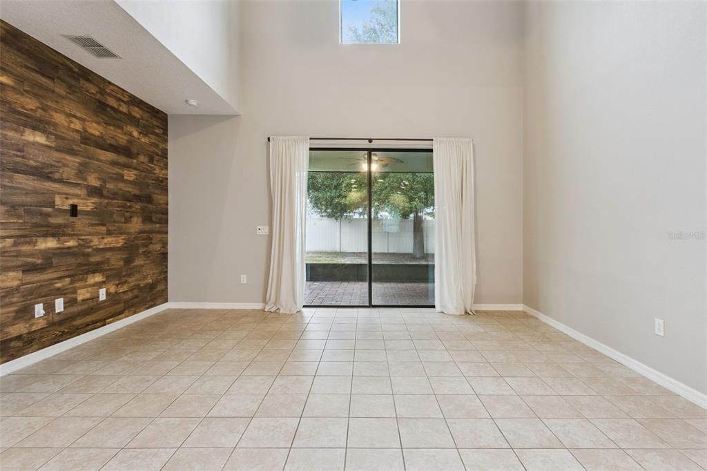 En Venta: $425,000 (4 camas, 2 baños, 2179 Pies cuadrados)