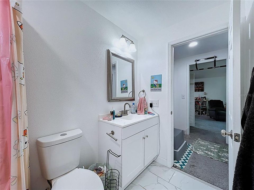 На продажу: $449,990 (5 спален, 3 ванн, 2220 Квадратных фут)