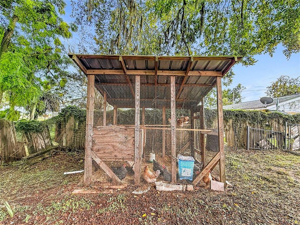 На продажу: $299,900 (5 спален, 2 ванн, 1918 Квадратных фут)