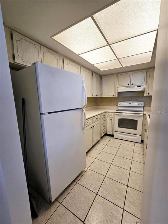 For Rent: $1,225 (1 beds, 1 baths, 716 Square Feet)