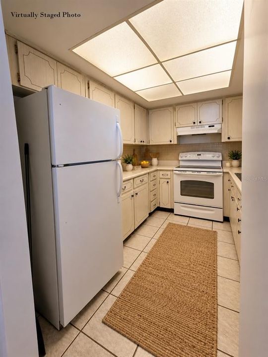 For Rent: $1,225 (1 beds, 1 baths, 716 Square Feet)