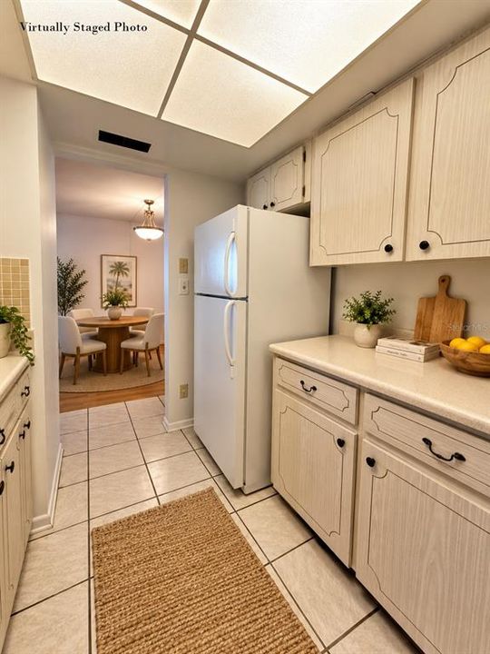 For Rent: $1,225 (1 beds, 1 baths, 716 Square Feet)
