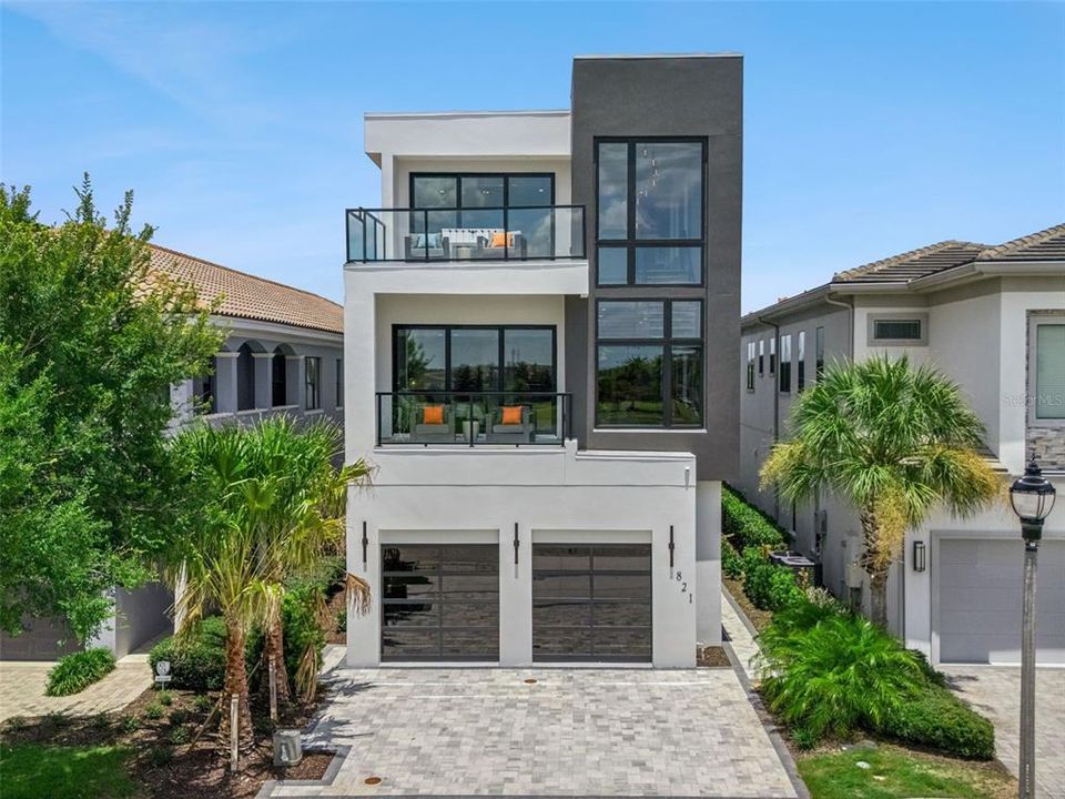 For Sale: $3,300,000 (7 beds, 7 baths, 5546 Square Feet)