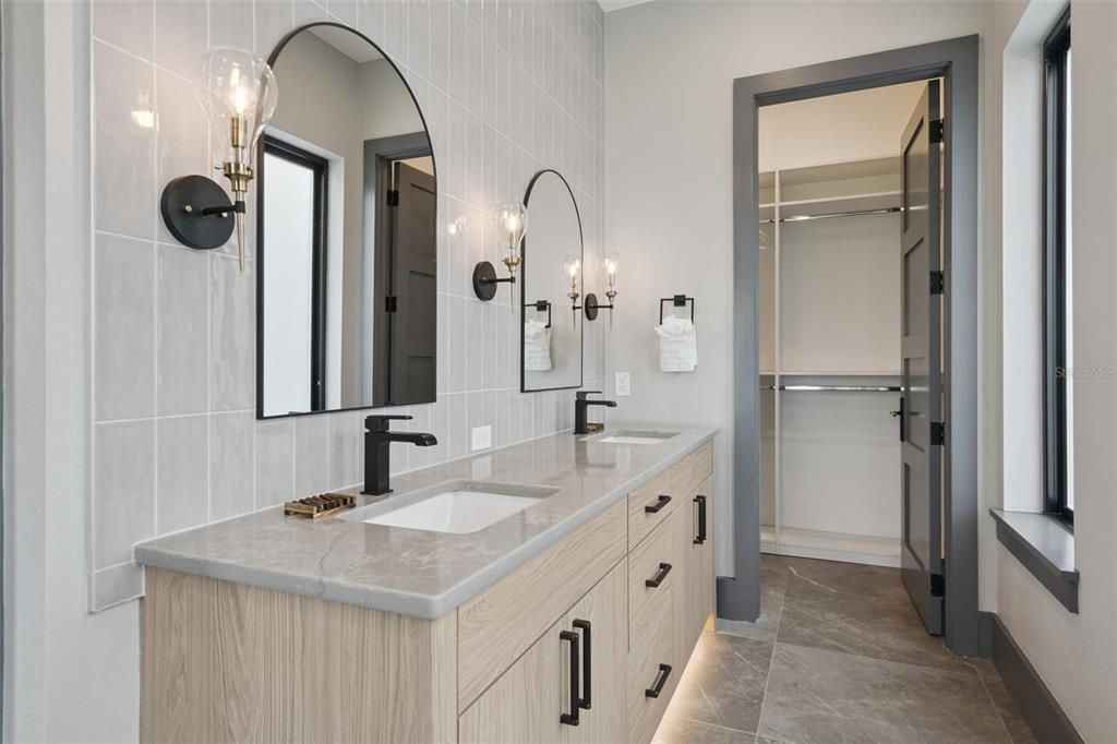 For Sale: $3,300,000 (7 beds, 7 baths, 5546 Square Feet)