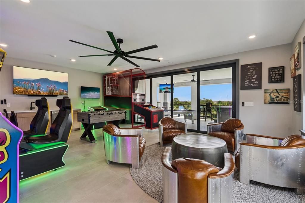 For Sale: $3,300,000 (7 beds, 7 baths, 5546 Square Feet)
