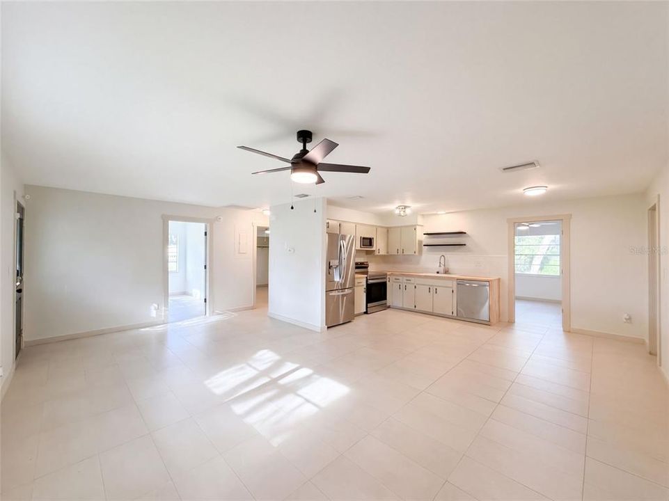 For Sale: $236,000 (3 beds, 2 baths, 1080 Square Feet)