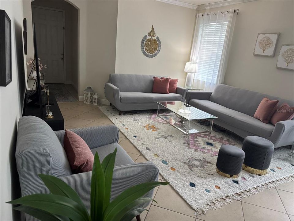 En Renta: $2,450 (3 camas, 2 baños, 1631 Pies cuadrados)