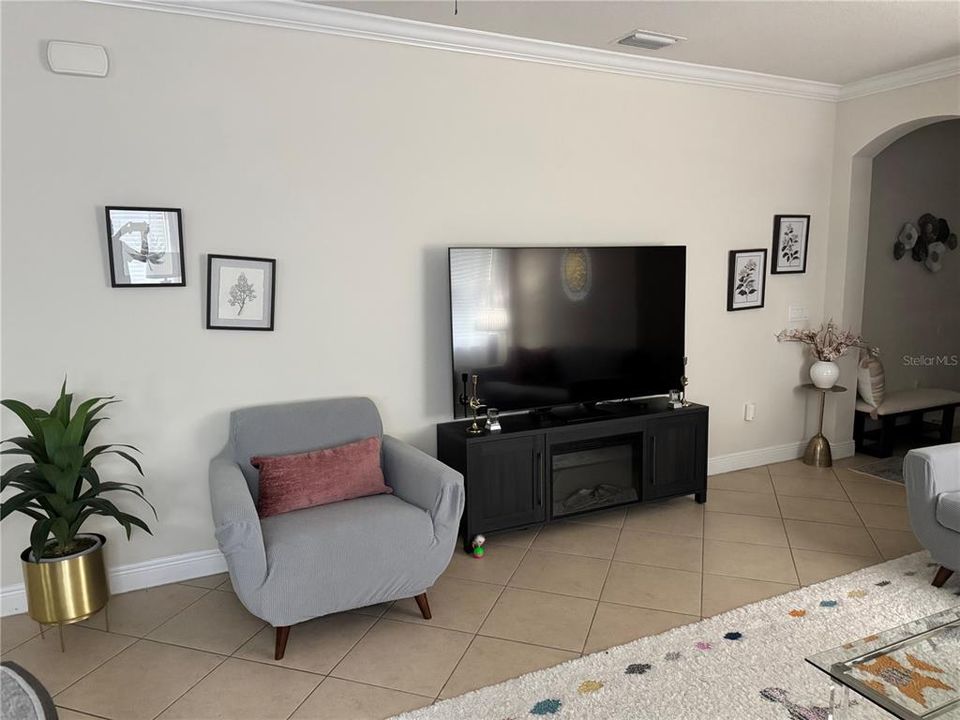 En Renta: $2,450 (3 camas, 2 baños, 1631 Pies cuadrados)